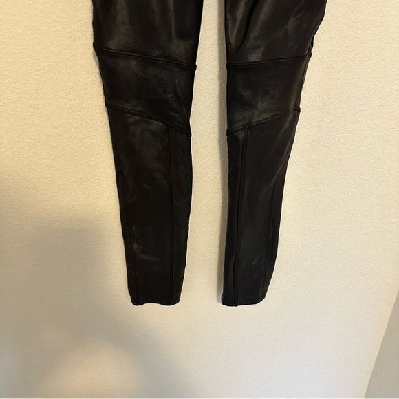 Spanx Faux Leather Moto Leggings Black Size Medium Women’s Ankle Fit - Picture 8 of 9